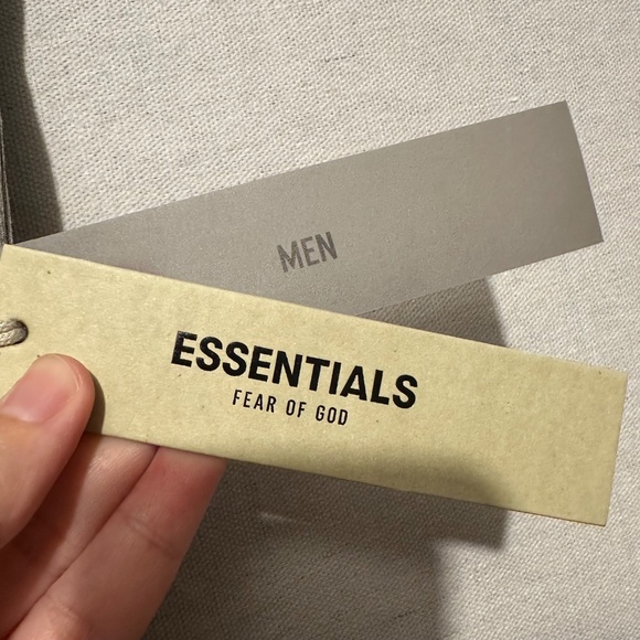 NWT Essentials Fear of God T-Shirt - size M - Picture 6 of 9